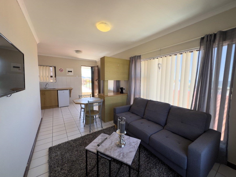 6 Bedroom Property for Sale in Wavecrest Eastern Cape